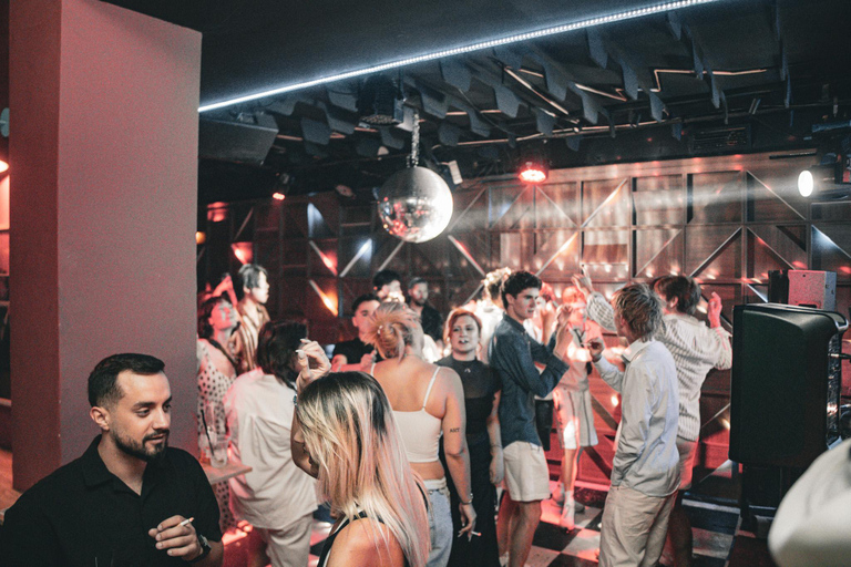 Tirana: Pub Crawl with 1 hour of Unlimited Drinks