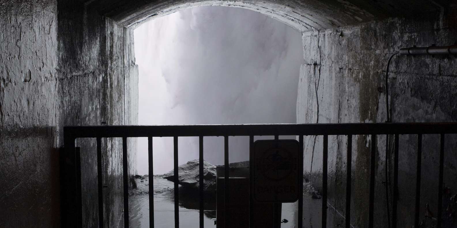 Niagara Parks: Official Journey Behind the Falls Ticket