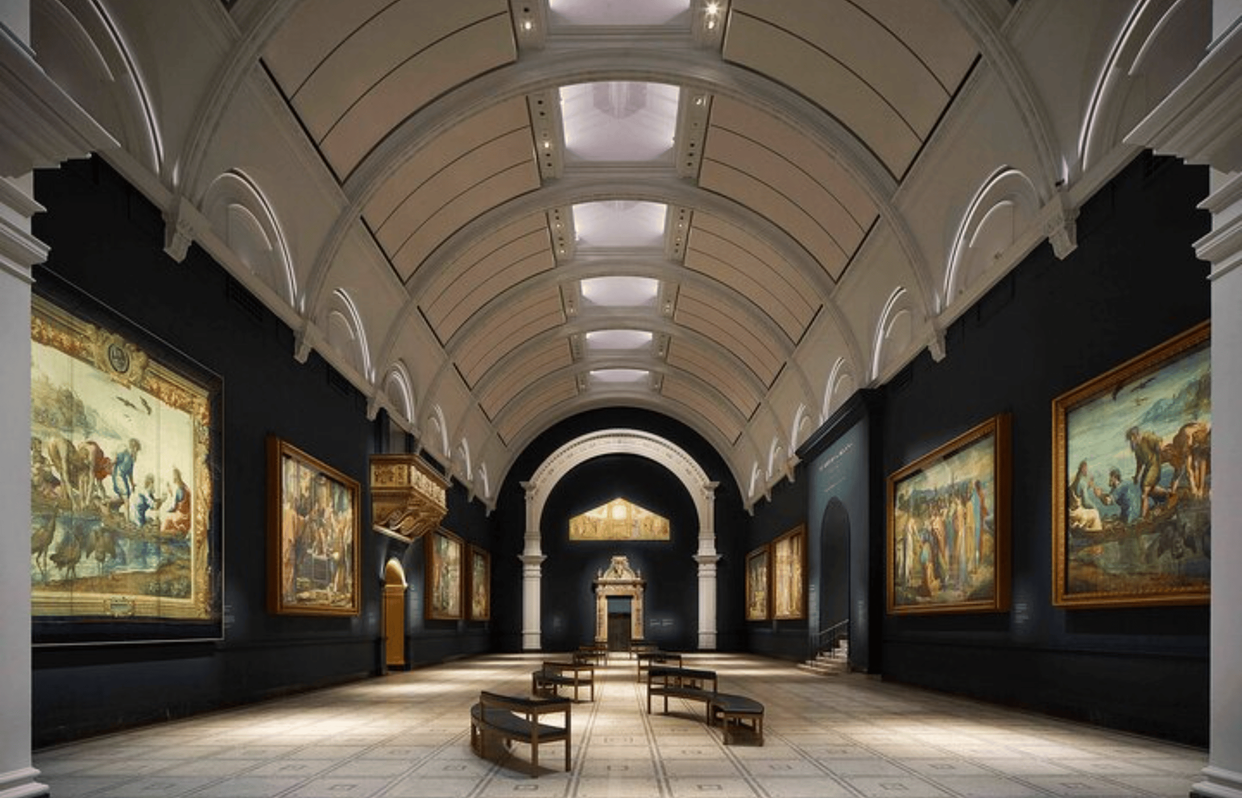 London: Victoria and Albert Private Tour with Expert Guide