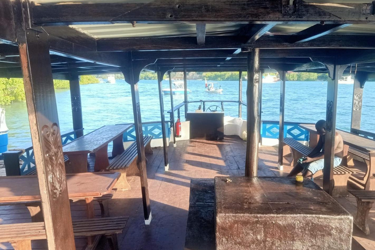 Mtwapa Creek: romantic Sunset Cruise in calm waters