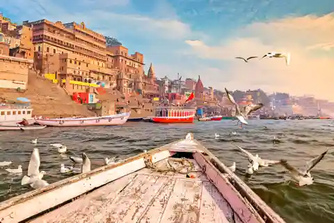 Varanasi: Visita guiada a Varanasi e Sarnath em um carro AC