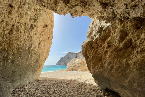 赞特私人游轮海龟岛、凯里洞穴和米兹特雷斯