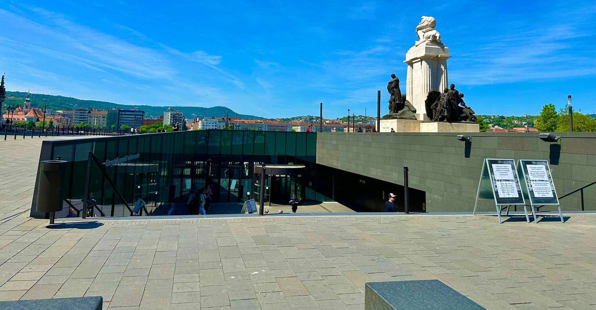 Budapest: Parliament Building Entry Ticket and Audio Guide photo 5