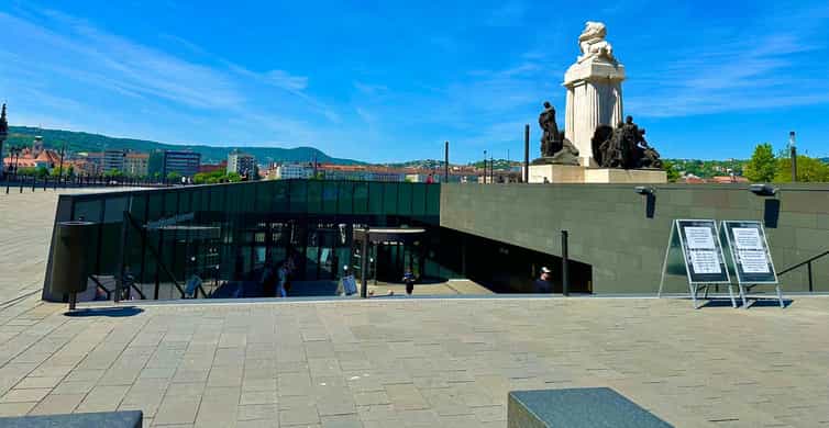 Budapest: Parliament Building Entry Ticket and Audio Guide photo 5