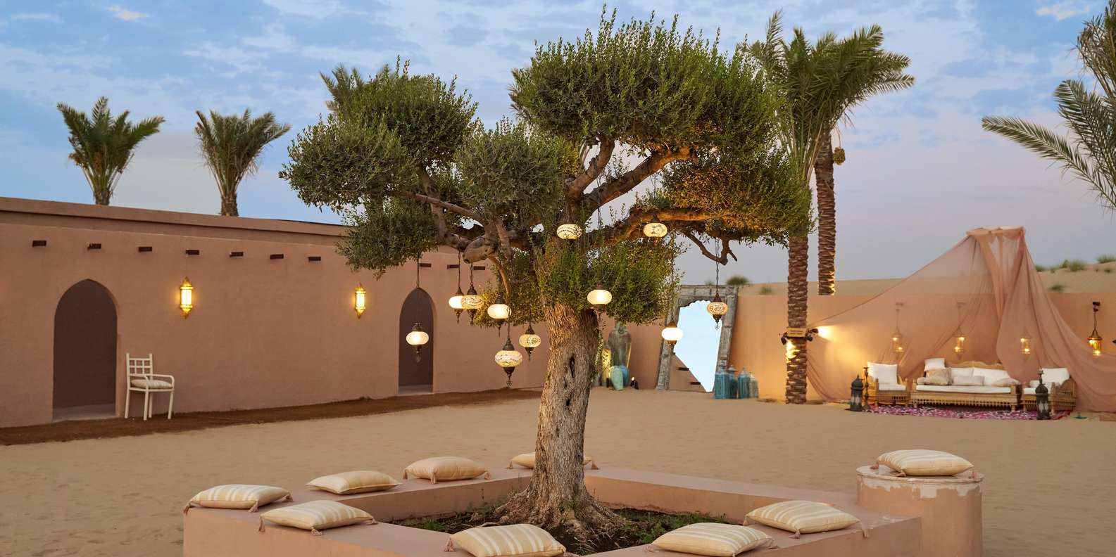 Dubai: Exclusive VIP Desert Safari Dinner with Live Show