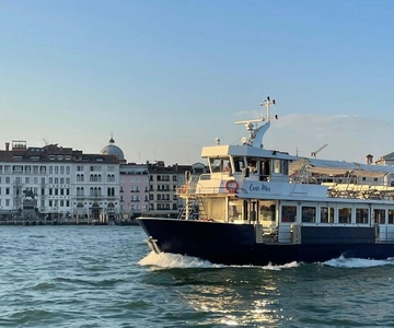 Venice: Murano and Burano Half-Day Lagoon Trip
