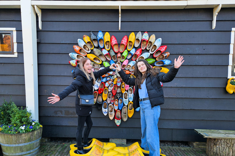 Amsterdam: Live-Guided Zaanse Schans & Cheese Tasting Tour Tour in German