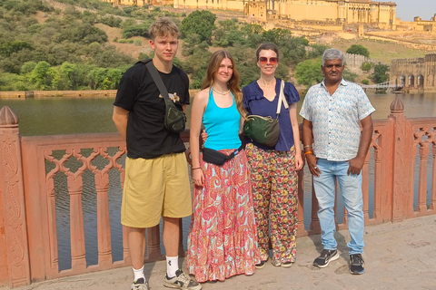 From New Delhi: Golden Triangle Tour with Ranthambore SafariFrom Delhi: Golden Triangle Private Tour with Taj Mahal