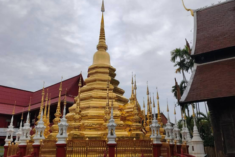 Chiang Mai: Old City Walking Tour with Temples & History Small Group Without Entry Fees