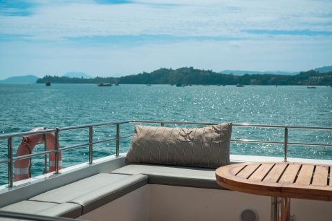 Phuket: La isla de James Bond y la bahía de Phang Nga en yate de lujo