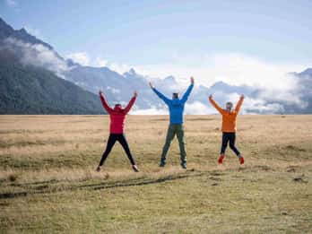Kleingruppe: Bus, Cruise & Wanderungen