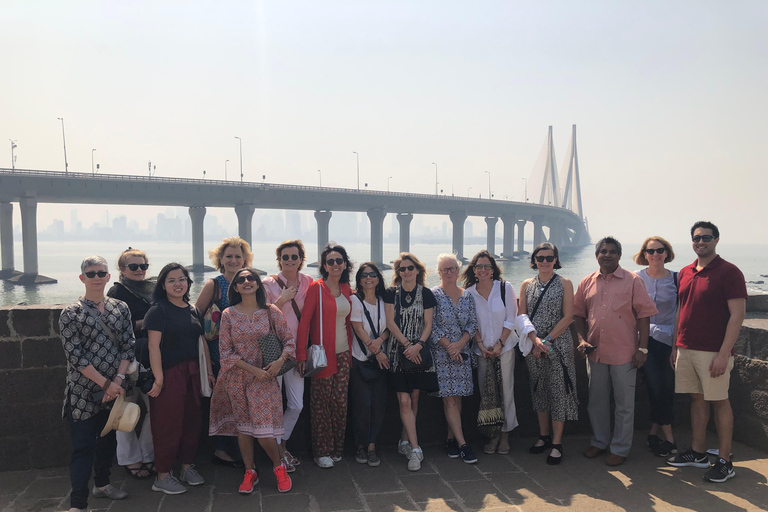 جولة ثقافية وتراثية في قرية باندرا الجميلة