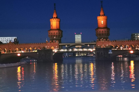 Exclusive Evening Spree Cruise in Berlin - End the Day on a Solar Catamaran Exclusive Evening Spree Cruise in Berlin - Group Ticket