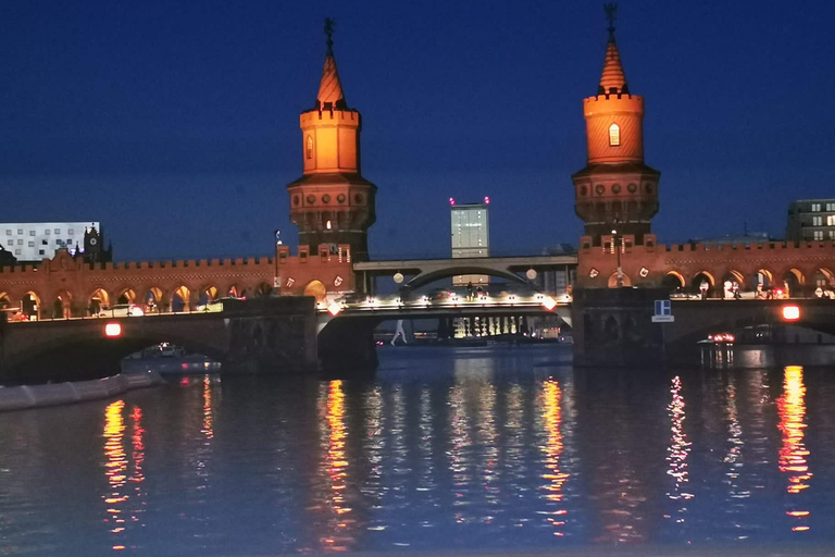Exclusive Evening Spree Cruise in Berlin - End the Day on a Solar Catamaran Exclusive Evening Spree Cruise in Berlin - Group Ticket