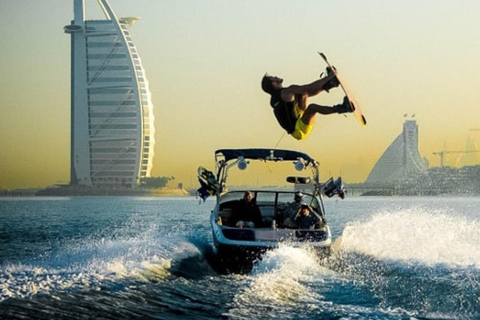 Dubai: 45Min Wakeboarding Experience 45Min Wakeboard in Dubai