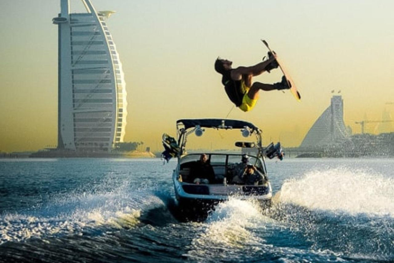 Dubai: 45Min Wakeboarding Experience 45Min Wakeboard in Dubai