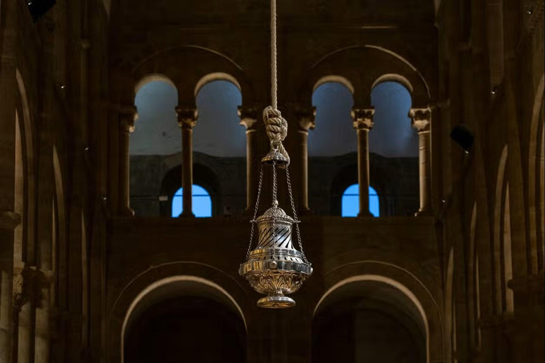 From Lisbon: Santiago de Compostela Day Trip with Fatima