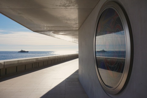 Discover the French Riviera in a Méhari, between Nice and Monaco with a guide.