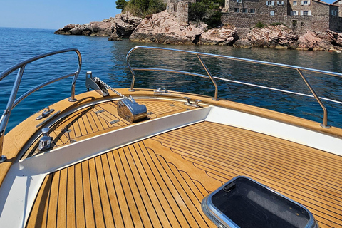 Budva Luxury Private Boat Tour with Snorkeling and SUP Budva: Private Traditional Boat Tour with Snorkeling and SUP