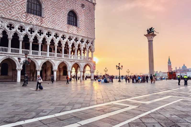 Venice Gondola ride and Skip the line Doge's Palace Tour