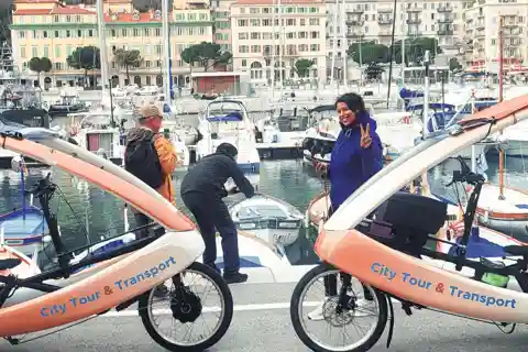 Nice : visite guidée 1h30 en TukTuk avec guide Nicois.
