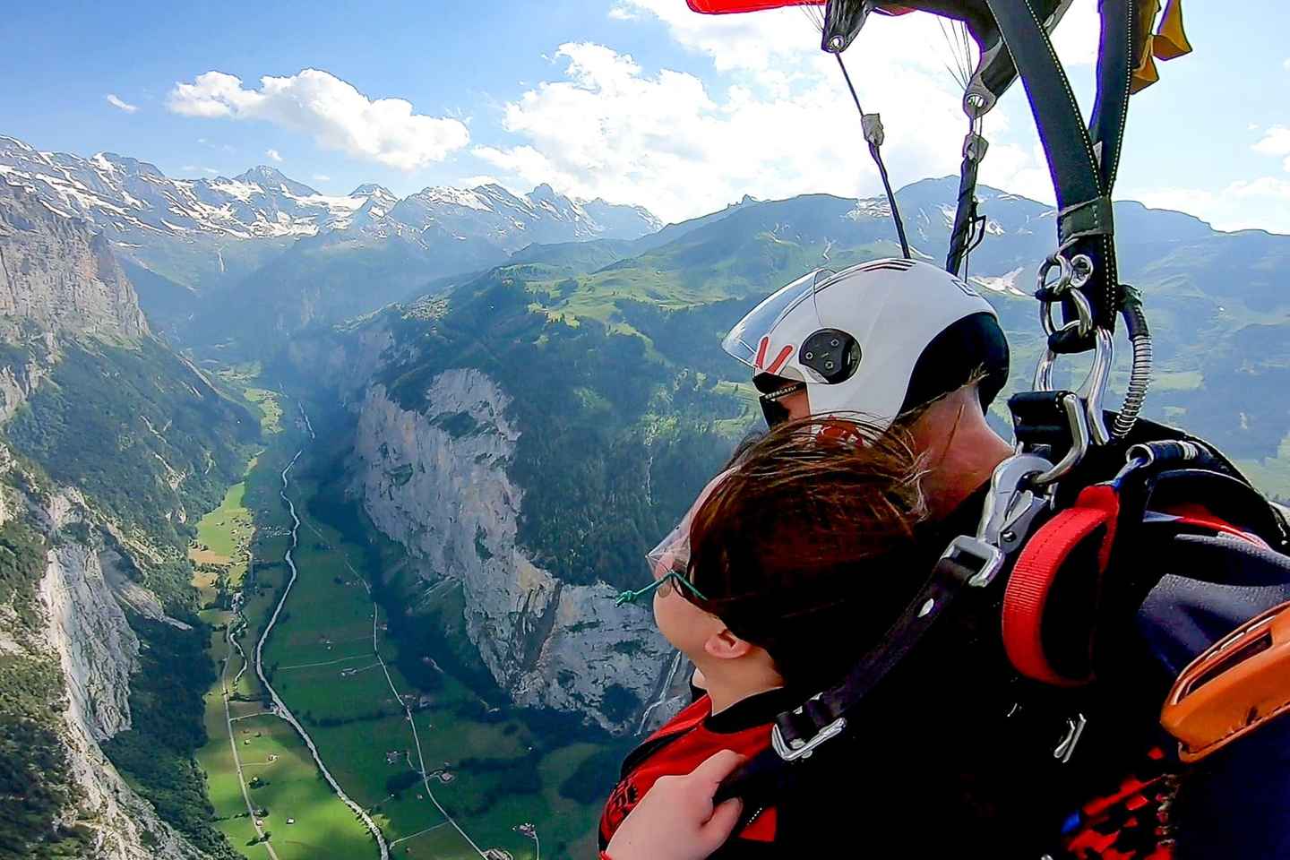 Paracadutismo aereo sulle Alpi Svizzere da Interlaken