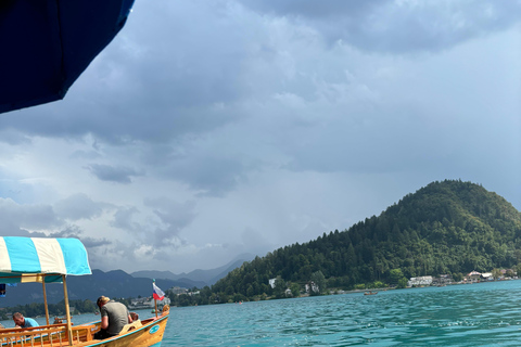 Bled: Lake Bled Guided Walking Tour with Cream Cake