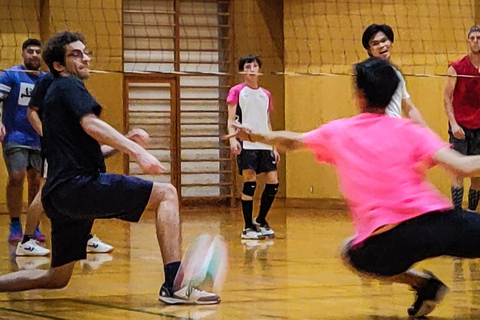 ¡Voleibol en Osaka y Kioto con los lugareños!