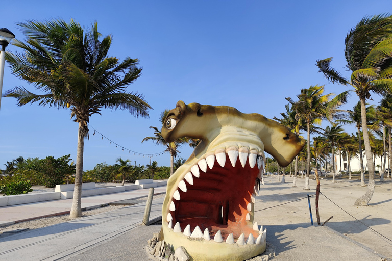 Progreso: stroll around town and savor the local cuisine