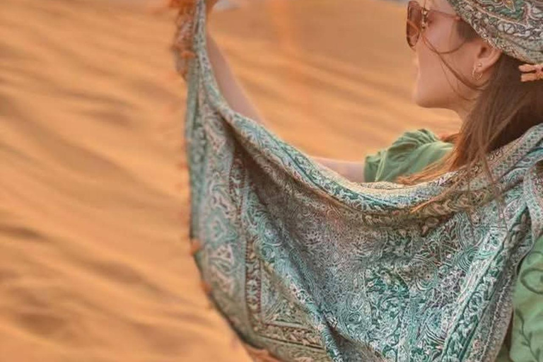 Doha: Halbtägige Wüstensafari mit Kamelreiten und BinnenmeerGemeinsame Wüstensafari ab Treffpunkt