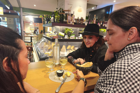 Lyon: Halles de Lyon Paul Bocuse Food Tour with a local