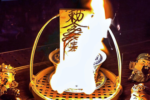 Shanghai After Dark: Taoist fortune telling bar hopping