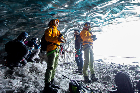 من جوكولسارلون: جولة كهف الجليد الأزرق في فاتناجوكولFrom Jökulsárlón: Vatnajökull Glacier Blue Ice Cave Tour