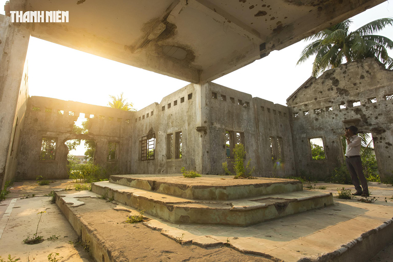 Hue to DMZ Full-Day Tour: Quang Tri Citadel, Vinh Moc Tunnel Group Tour