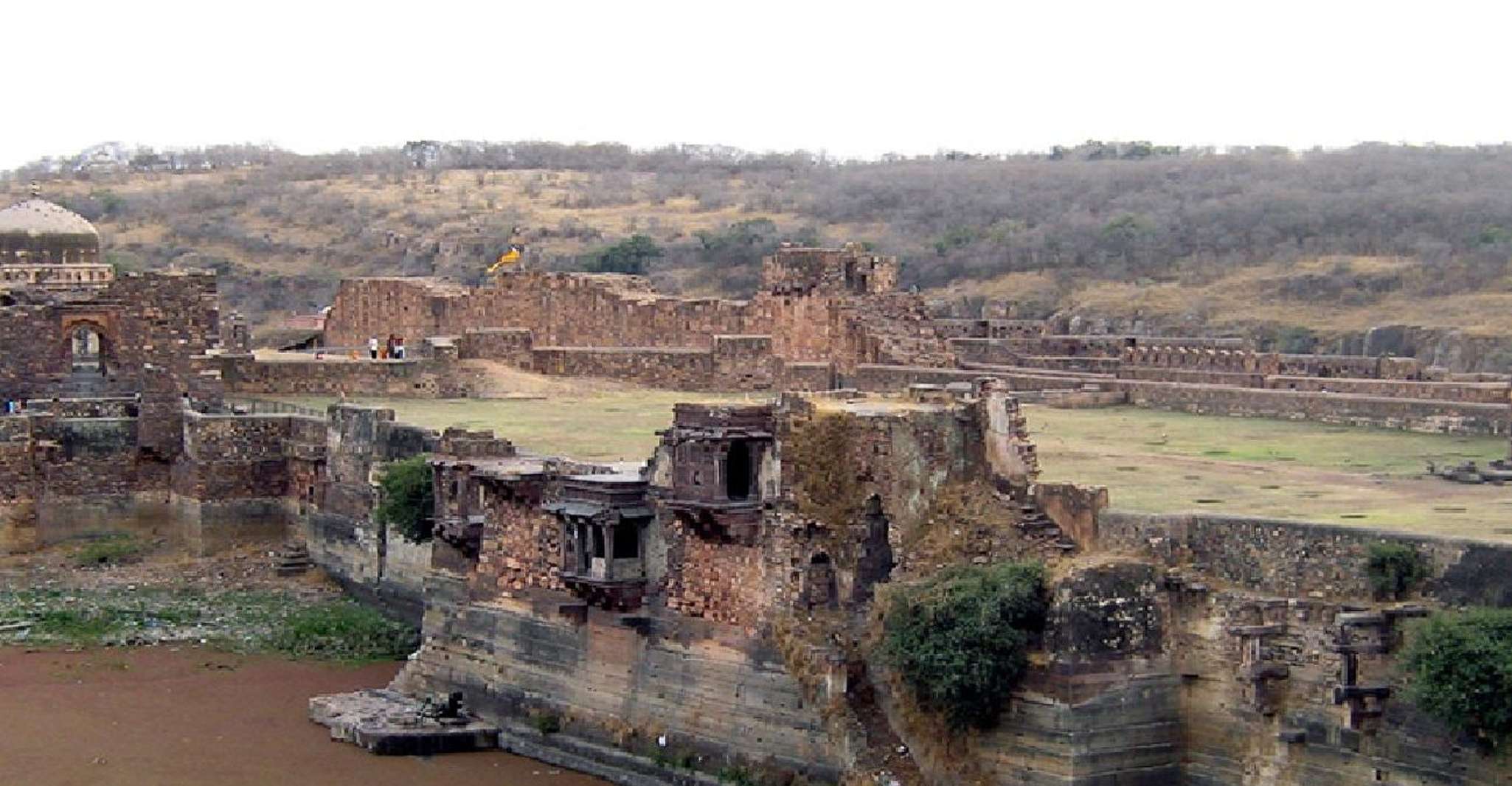 Ranthambore, Fort , Ganesh Temple, Padam Lake Tour - Housity