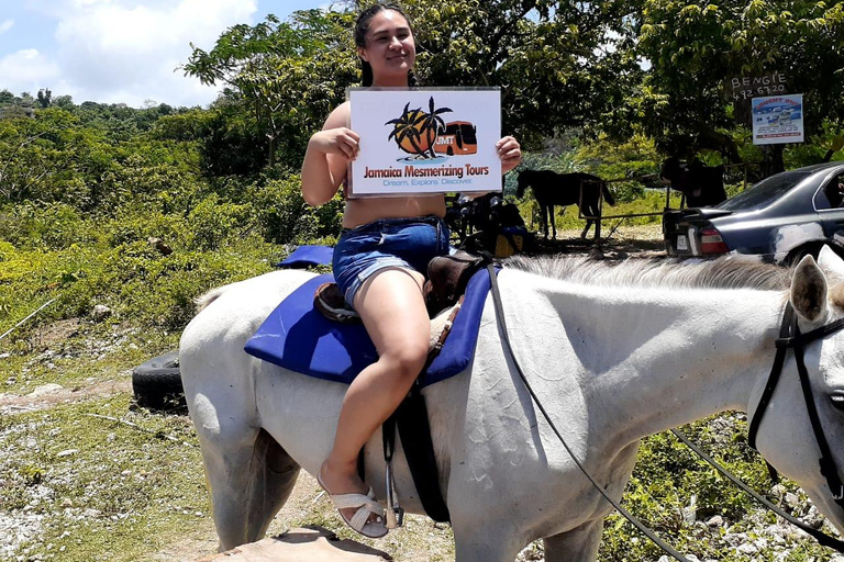 Randonnée à cheval et Rick's Café avec transport privéDepuis Montego Bay