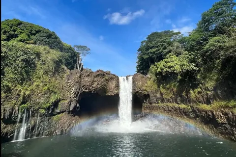 Hilo: Waterfall Hike and Swim with Native Hawaiian