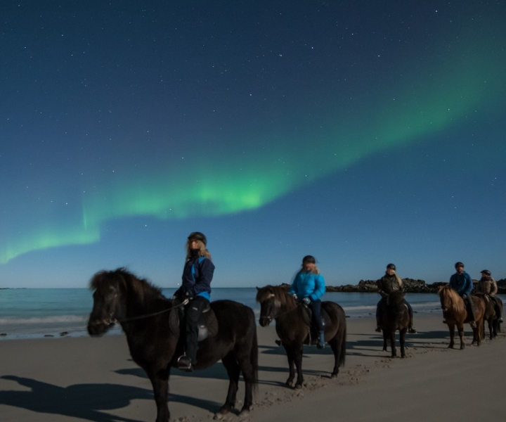 Aurora boreale a cavallo