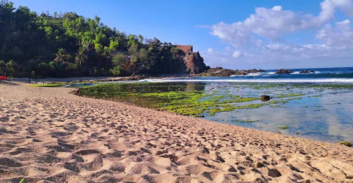 Depuis Yogyakarta : La colline de Pengilon et la plage cachée ...