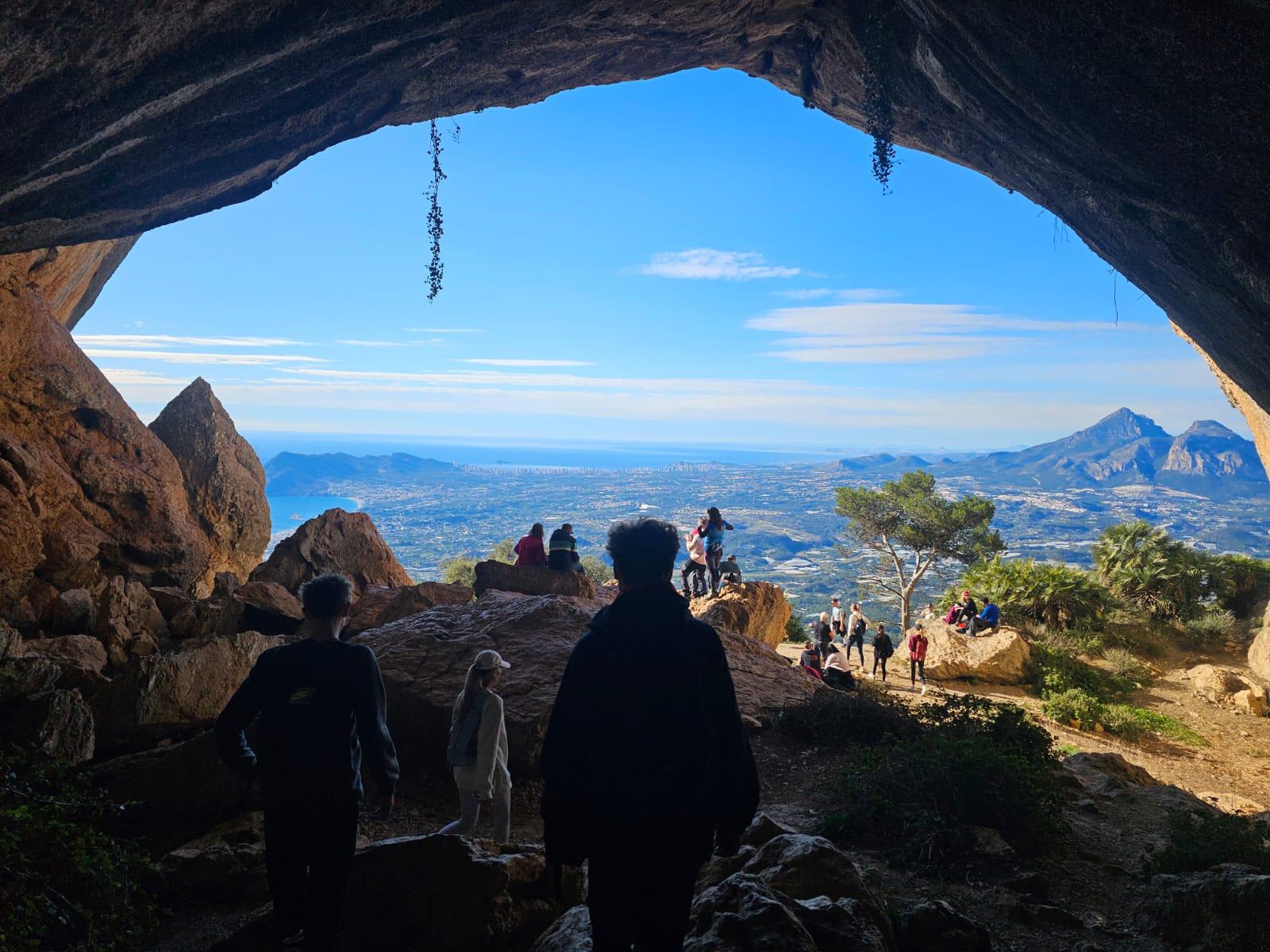 Sierra de Bernia: Geführte Wanderung durch den Forat-Tunnel