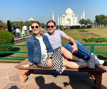 From Delhi: All-Inclusive Taj Mahal Tour by Gatimaan Express