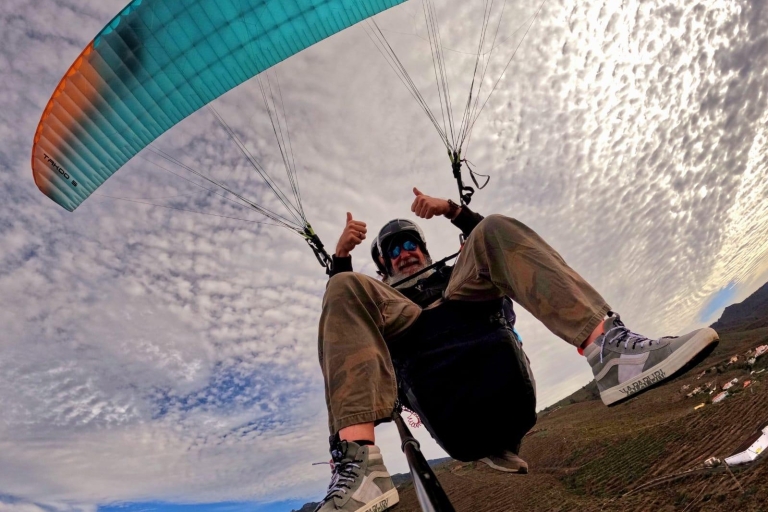Paralotniarstwo w Costa Adeje - południowa TeneryfaLot paralotnią nad górami i wybrzeżami południowej Teneryfy