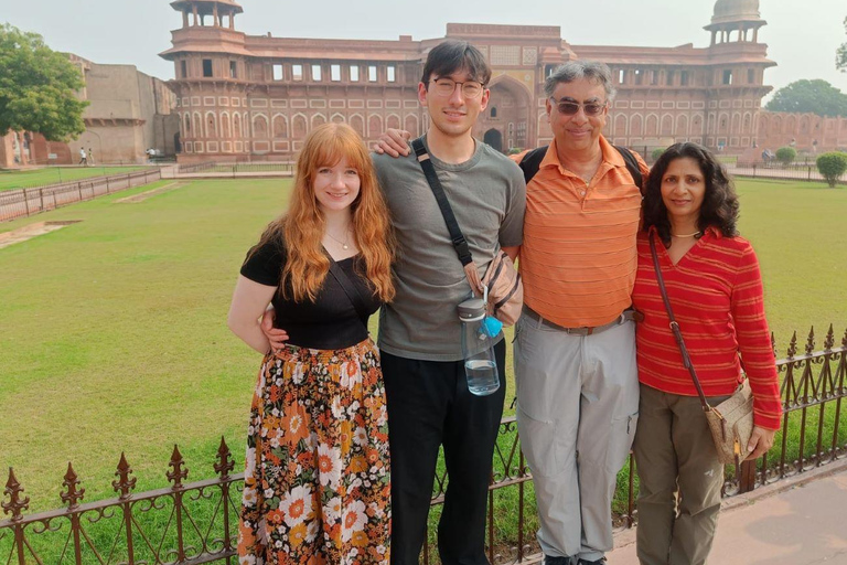 Jaipur : Taj Mahal et Agra - Visite guidée privée d'une journéeExcursion avec voiture climatisée, chauffeur et guide