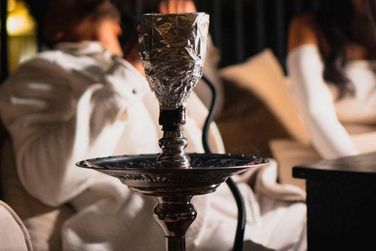 Arabskie noce pod gwiazdami: taras na dachuArabskie noce pod gwiazdami: mezze na dachu i mistyczny pokaz