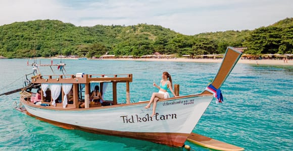 Koh Larn: Private Wooden Boat Charter with Seafood Set