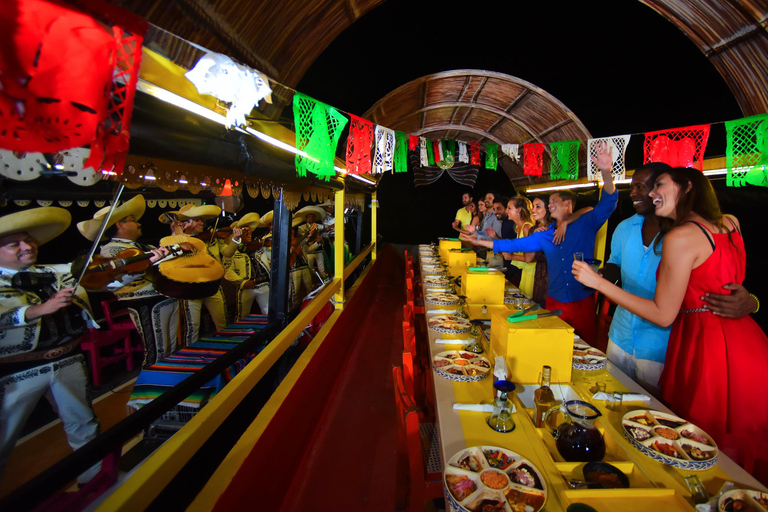 Z Cancun: wstęp do parku Xoximilco z opcją all inclusiveZ Cancun: wejście do parku Xoximilco