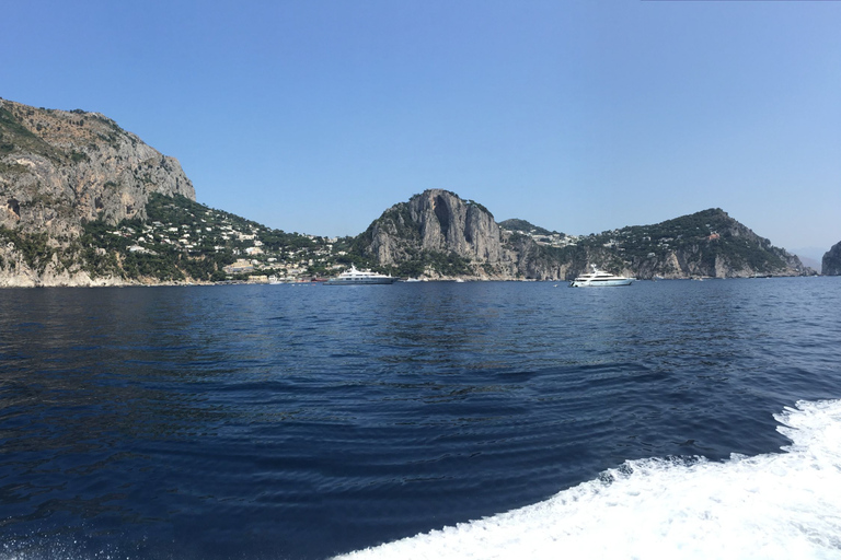 De Naples: excursion privée en bateau CapriDepuis Naples : visite privée de Capri - Yacht de 46 à 50 pieds