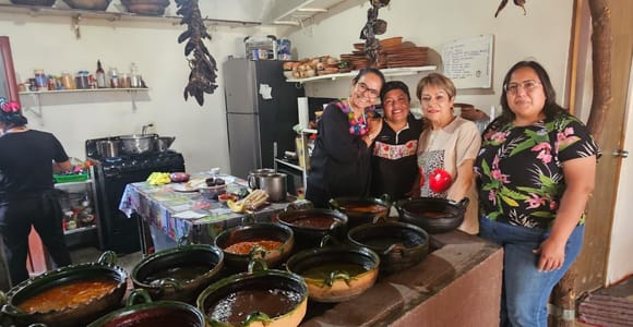 Oaxaca: Traditional Mole Cooking Class with Market Visit