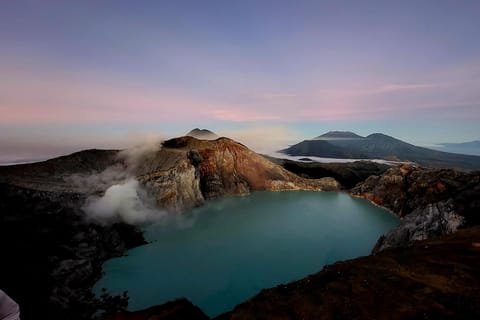 Surabaya or Malang: Bromo Sunrise & Ijen 2-Day tour to Bali