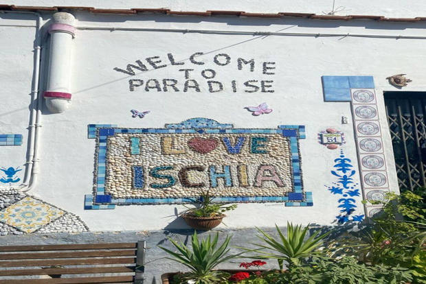 Escapada exclusiva de 1 día a Isquia desde Nápoles